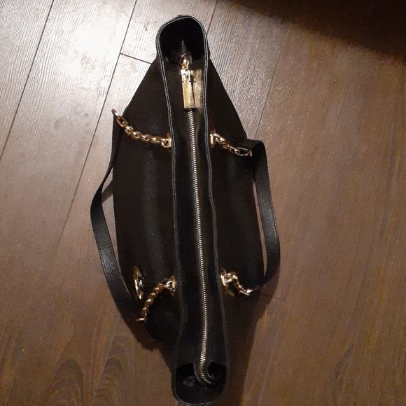 Michael Kors black leather hand bag - Picture 6 of 10